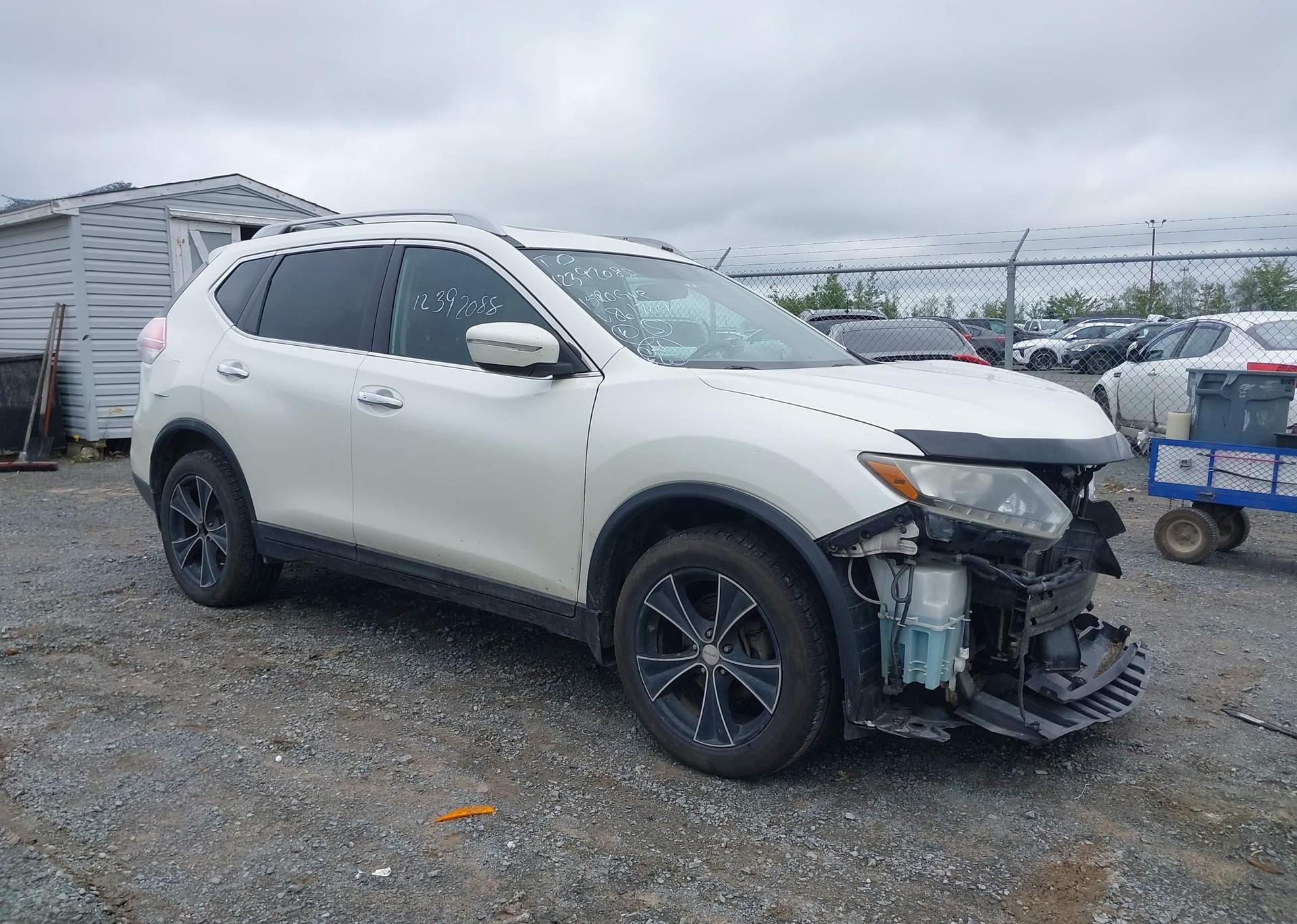 2015 NISSAN ROGUE S