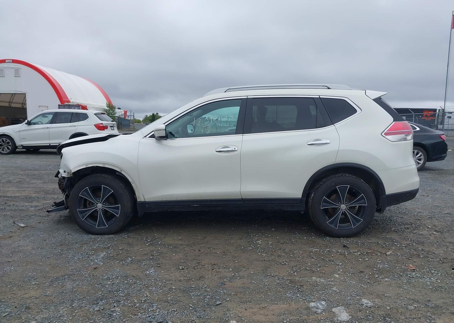 2015 NISSAN ROGUE S