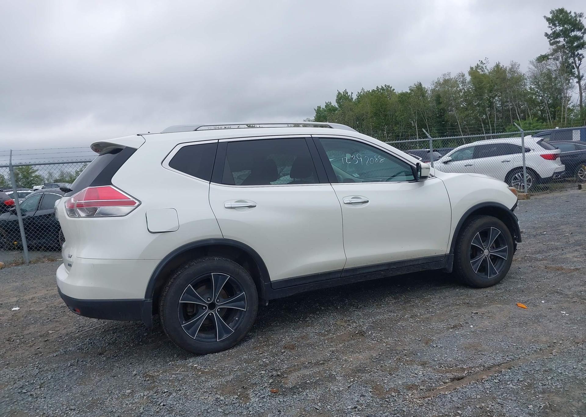 2015 NISSAN ROGUE S