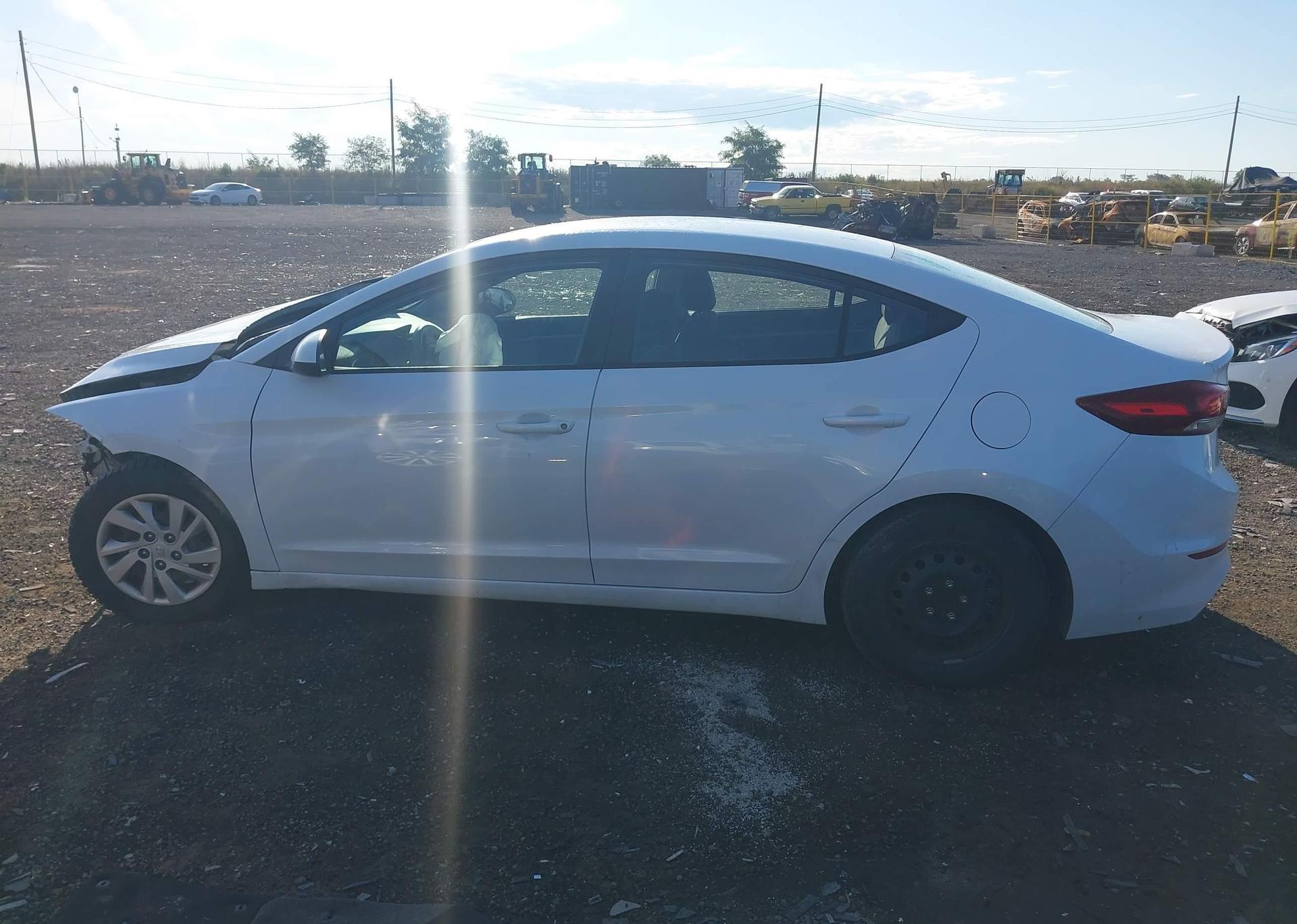 2017 HYUNDAI ELANTRA LE