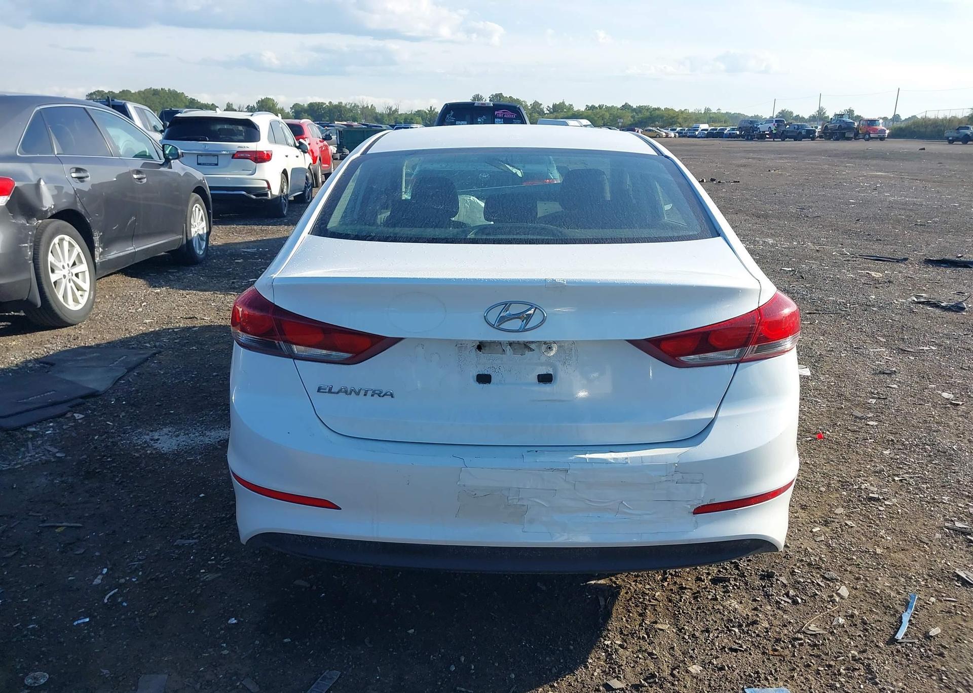2017 HYUNDAI ELANTRA LE