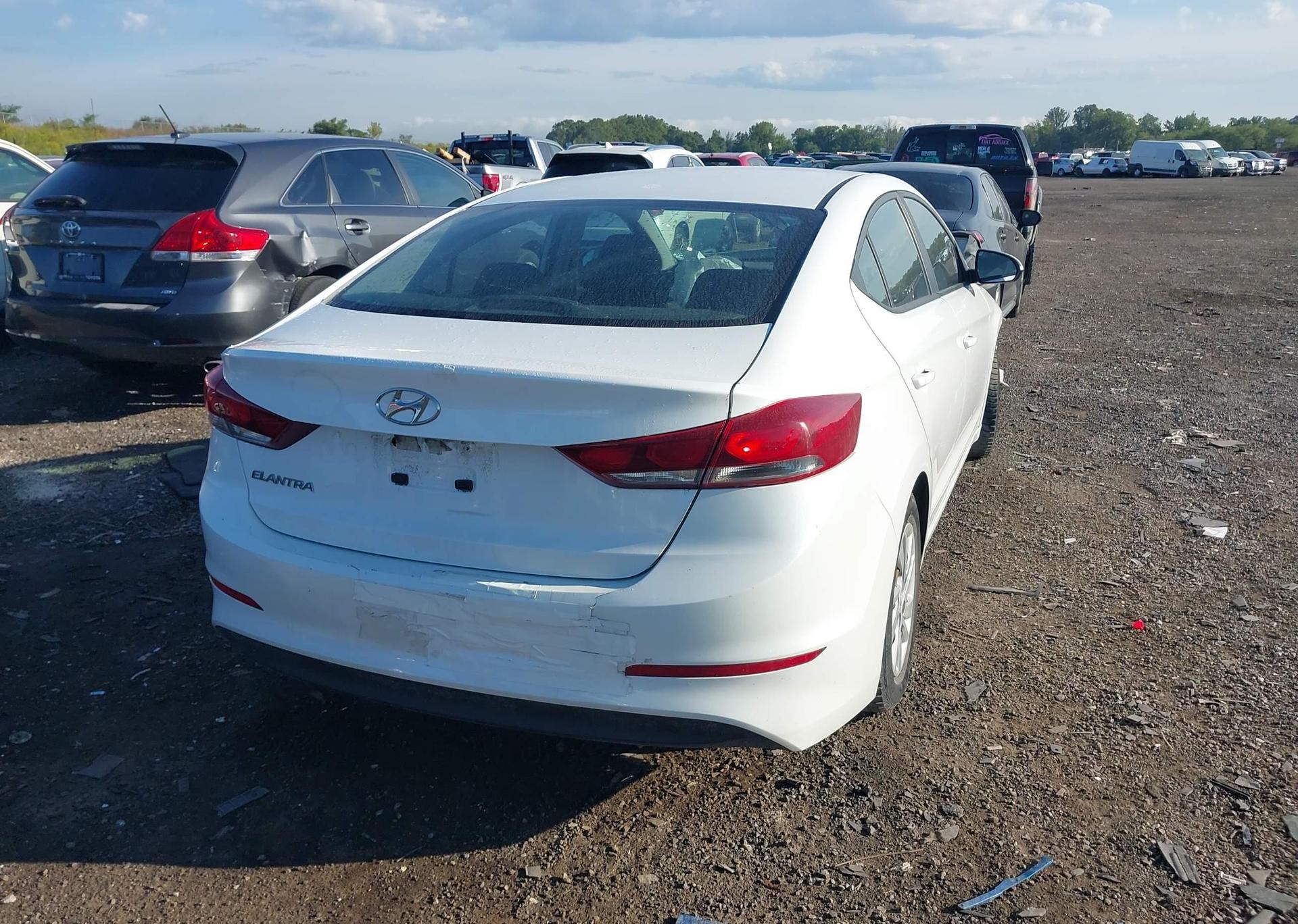 2017 HYUNDAI ELANTRA LE