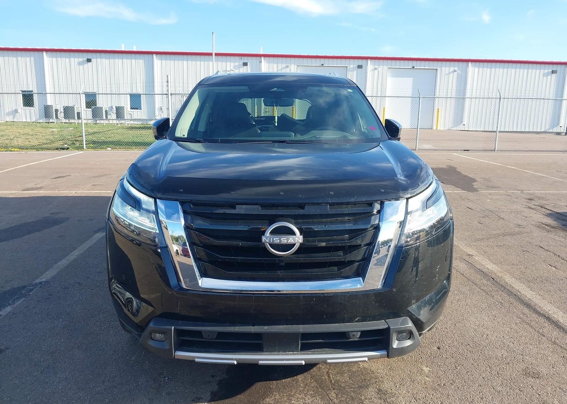 2023 NISSAN pathfinder sl