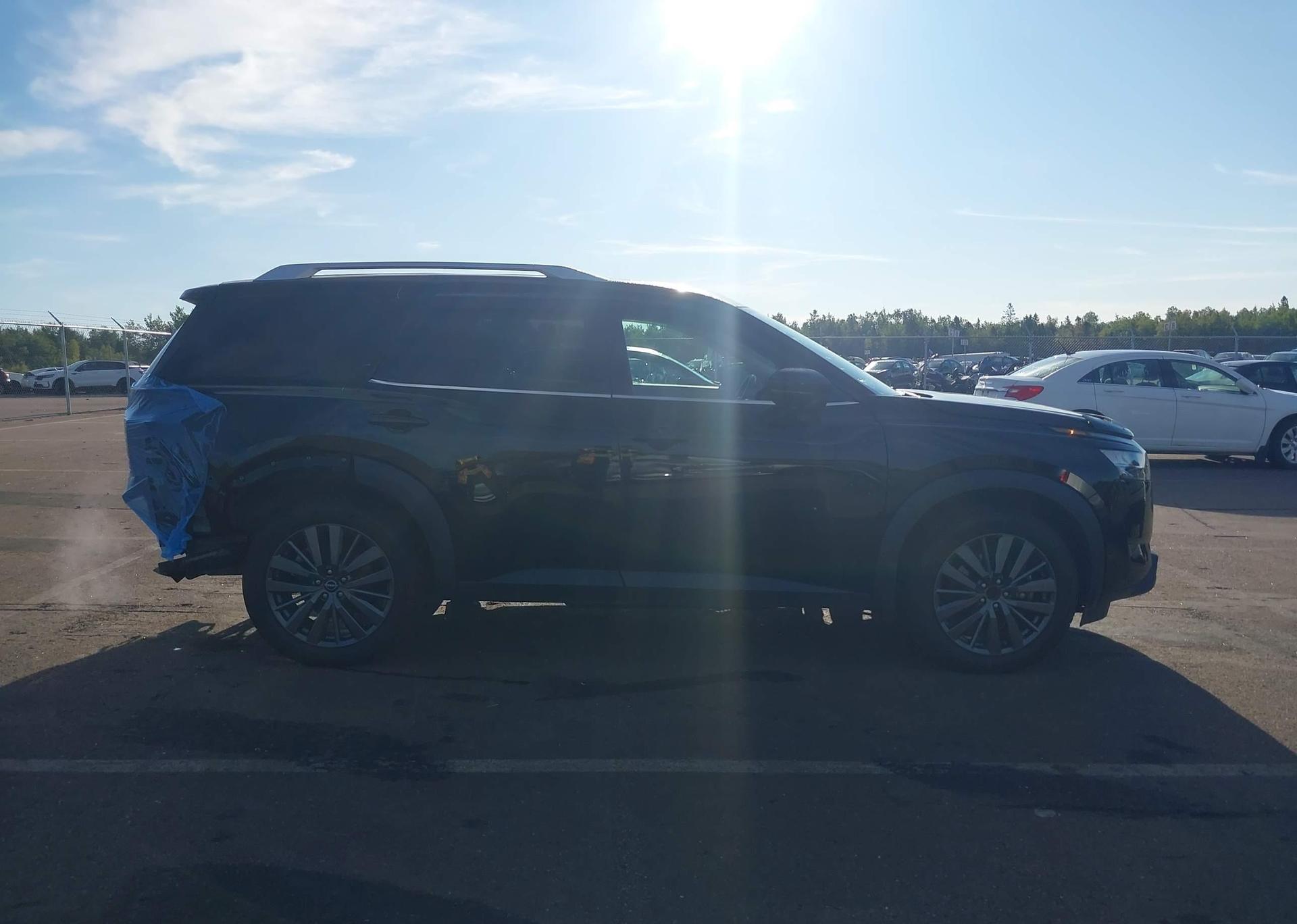 2023 NISSAN pathfinder sl