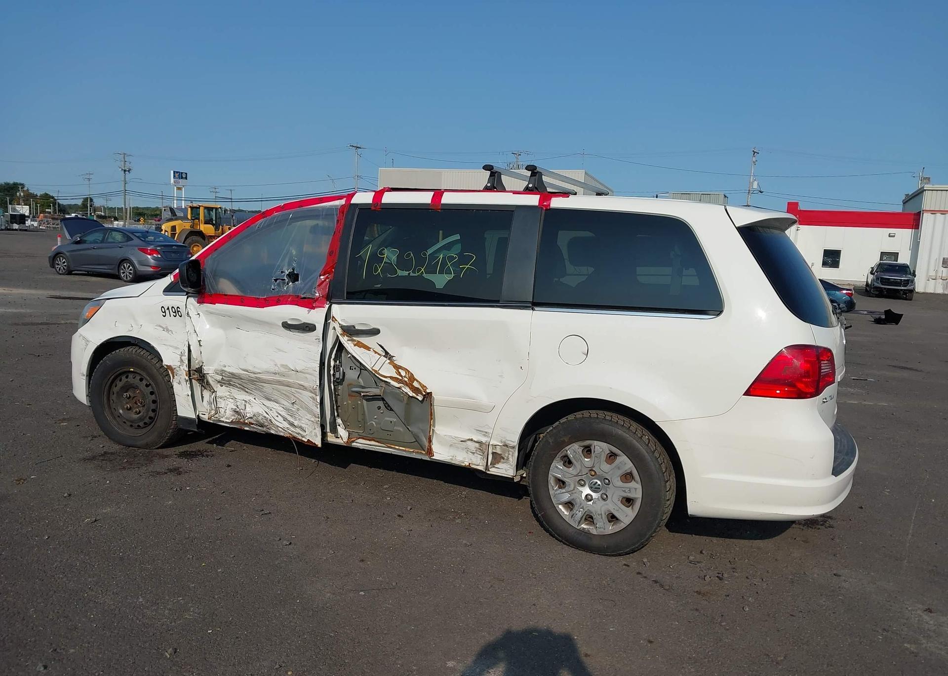 2012 VOLKSWAGEN ROUTAN