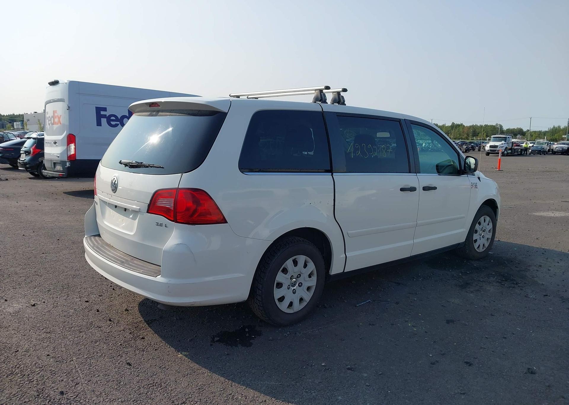 2012 VOLKSWAGEN ROUTAN