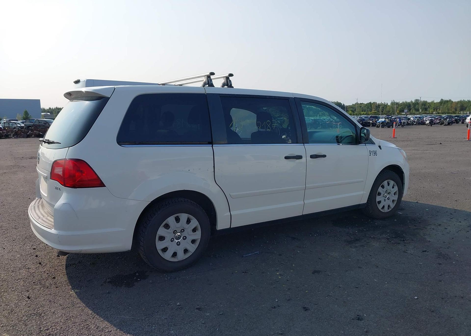 2012 VOLKSWAGEN ROUTAN