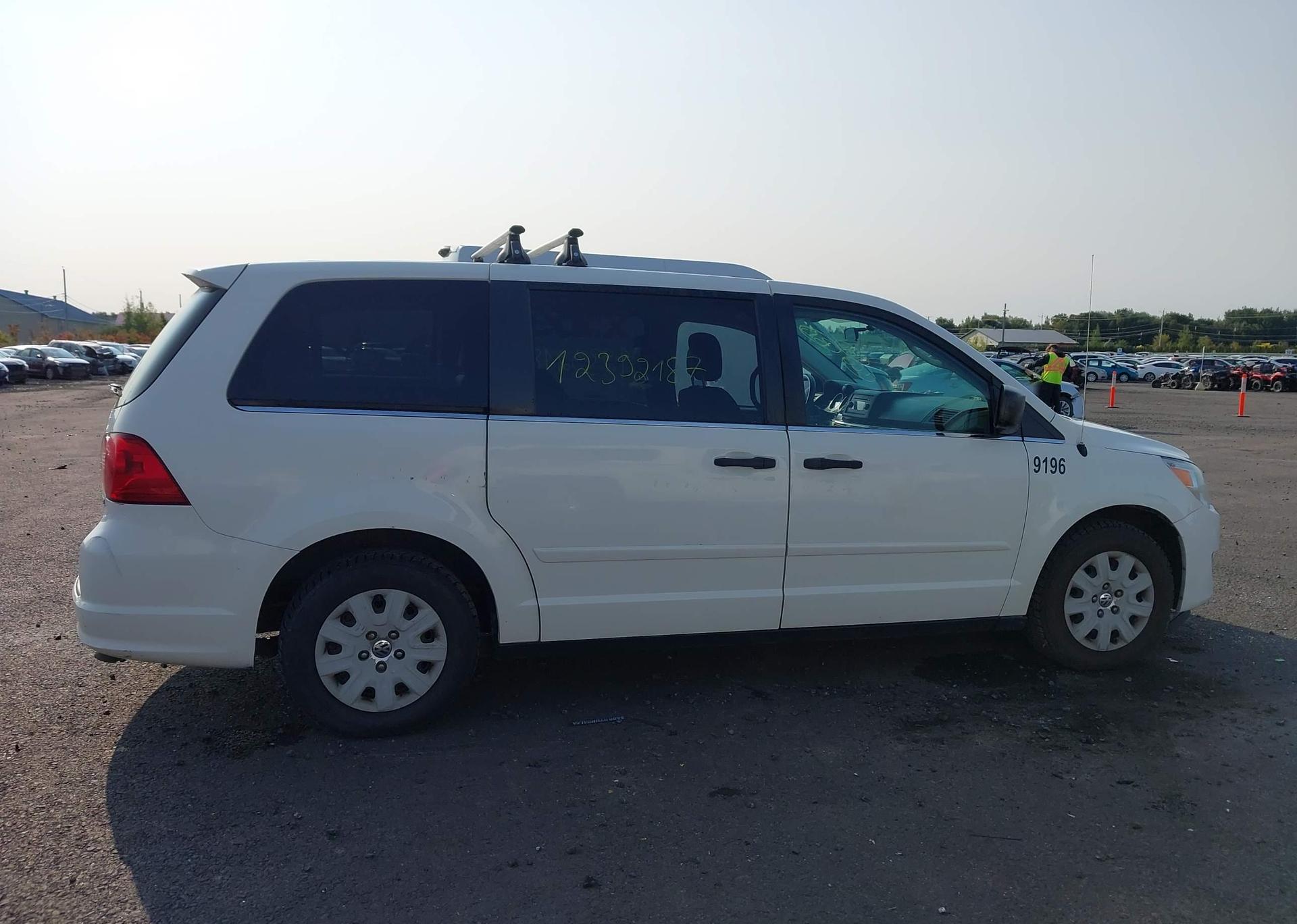 2012 VOLKSWAGEN ROUTAN