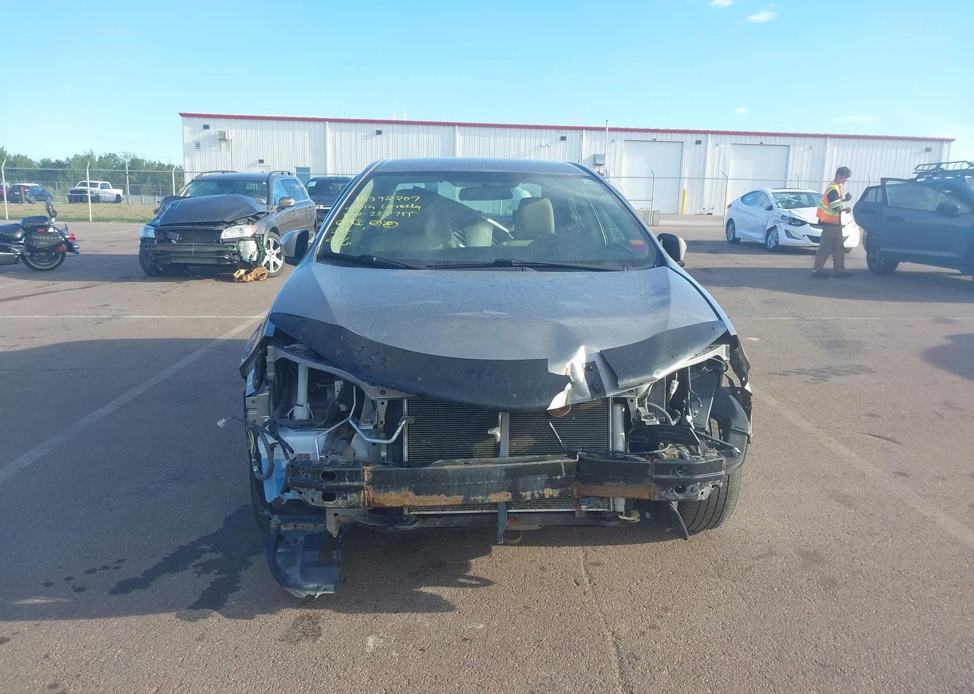 2014 TOYOTA COROLLA LE