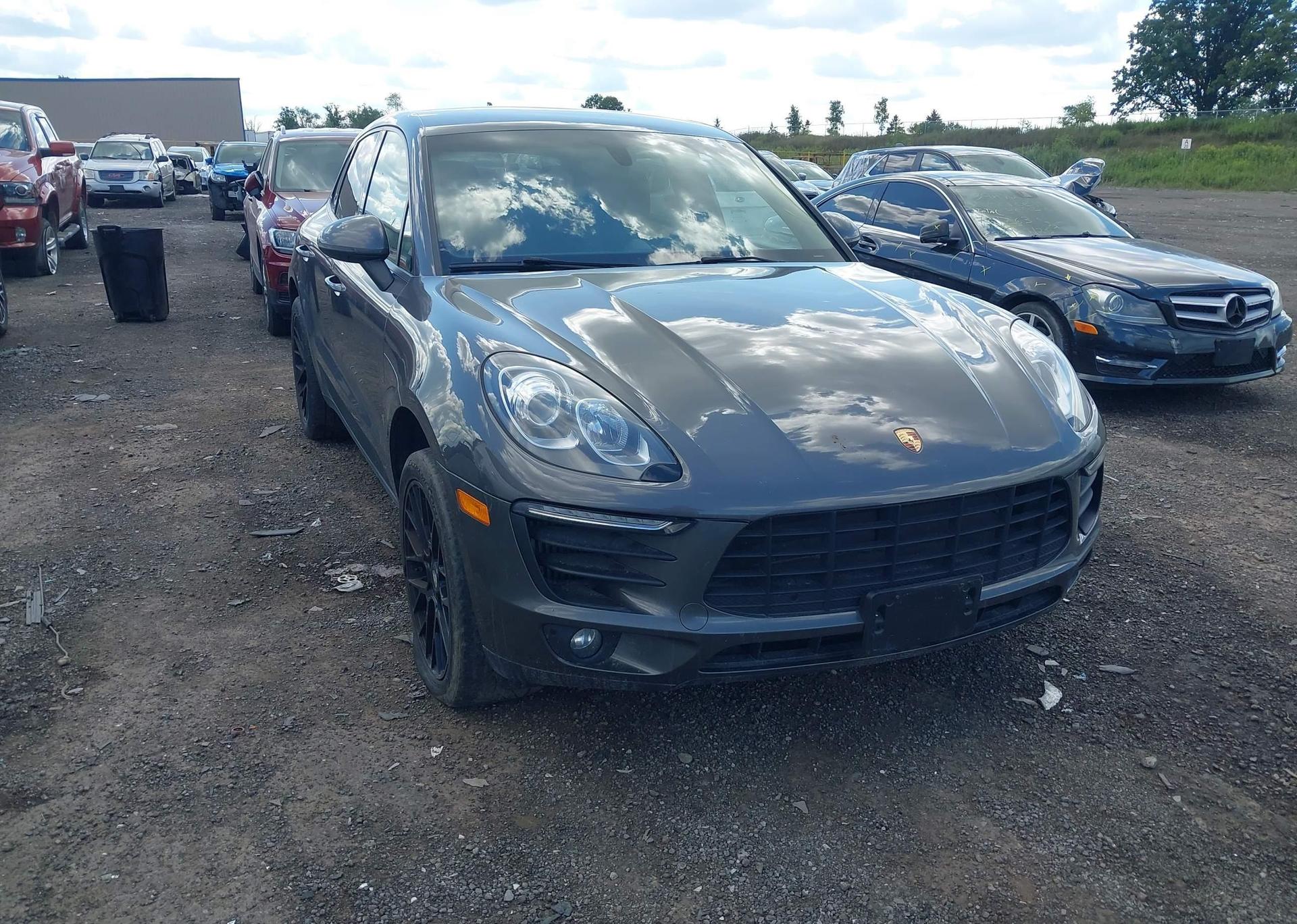 2016 PORSCHE MACAN S