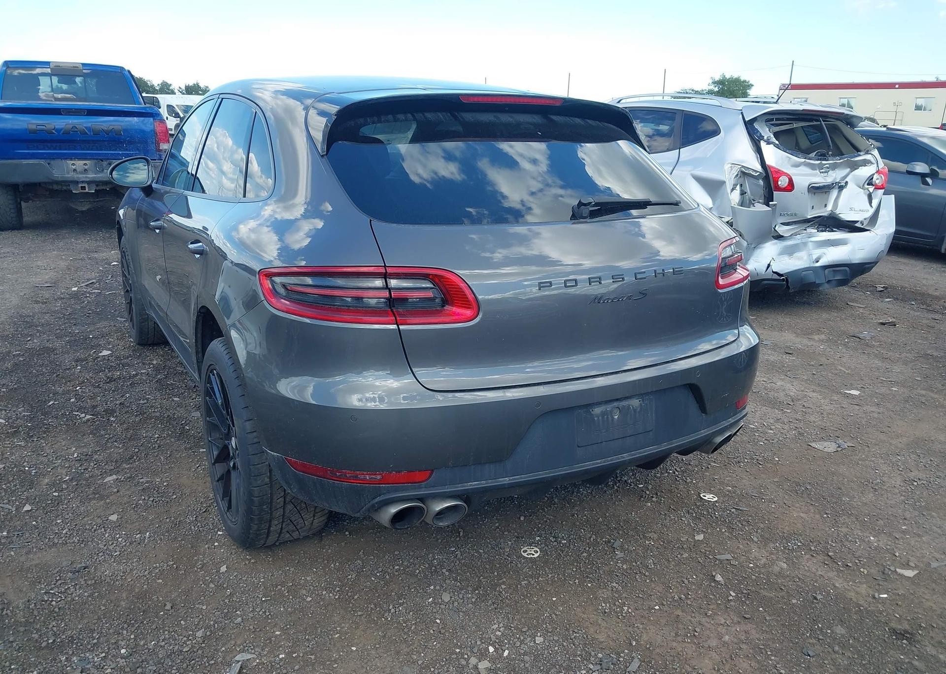 2016 PORSCHE MACAN S
