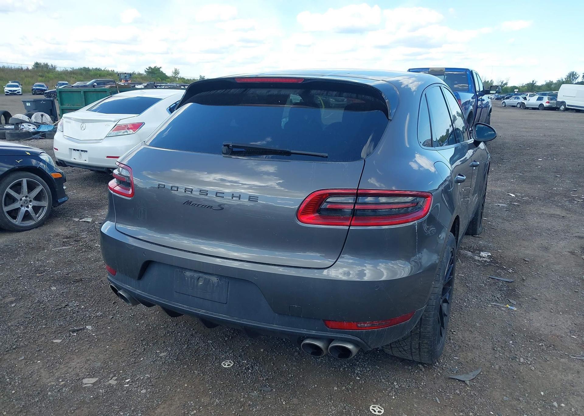 2016 PORSCHE MACAN S