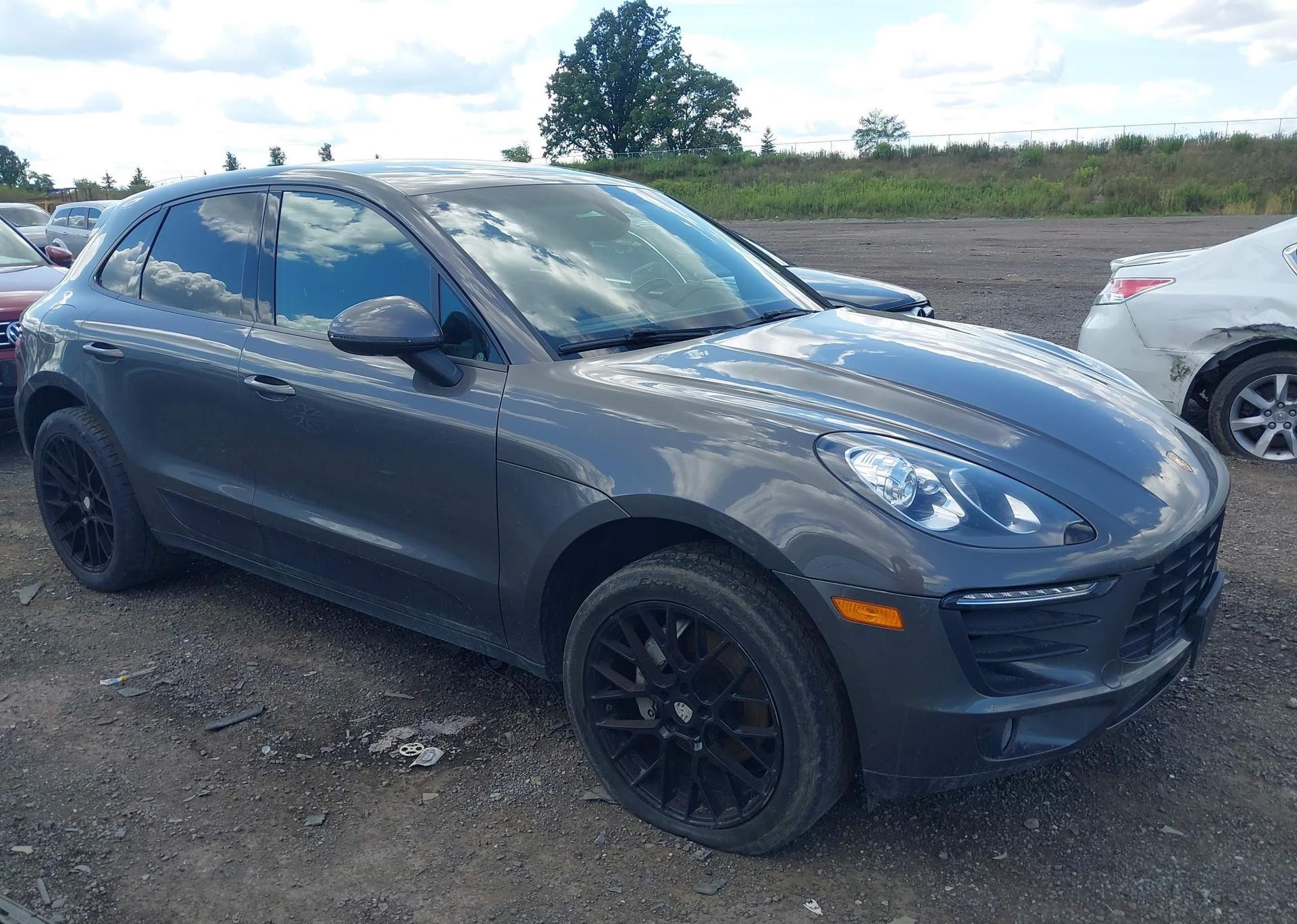 2016 PORSCHE MACAN S