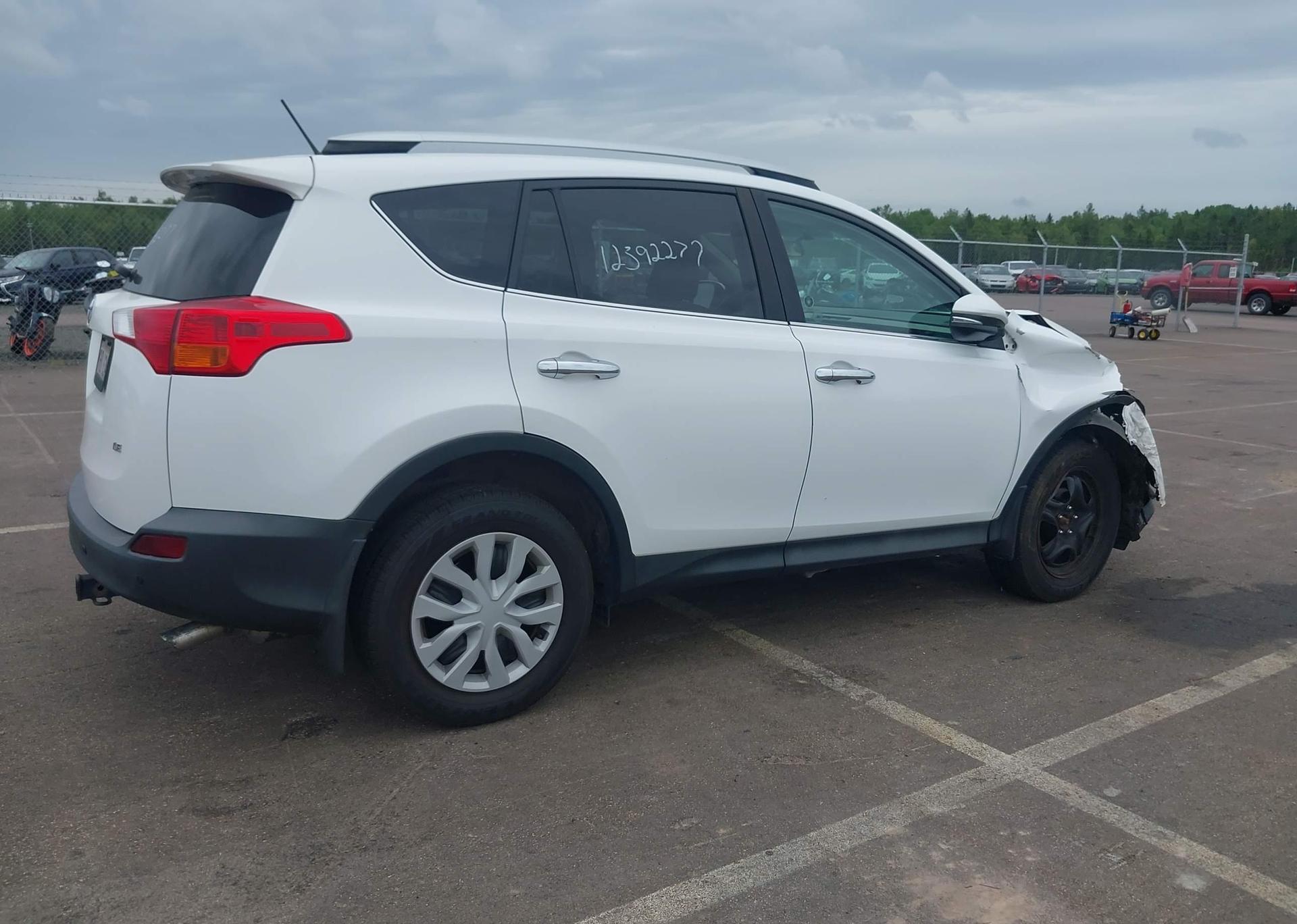 2013 TOYOTA RAV4 LE