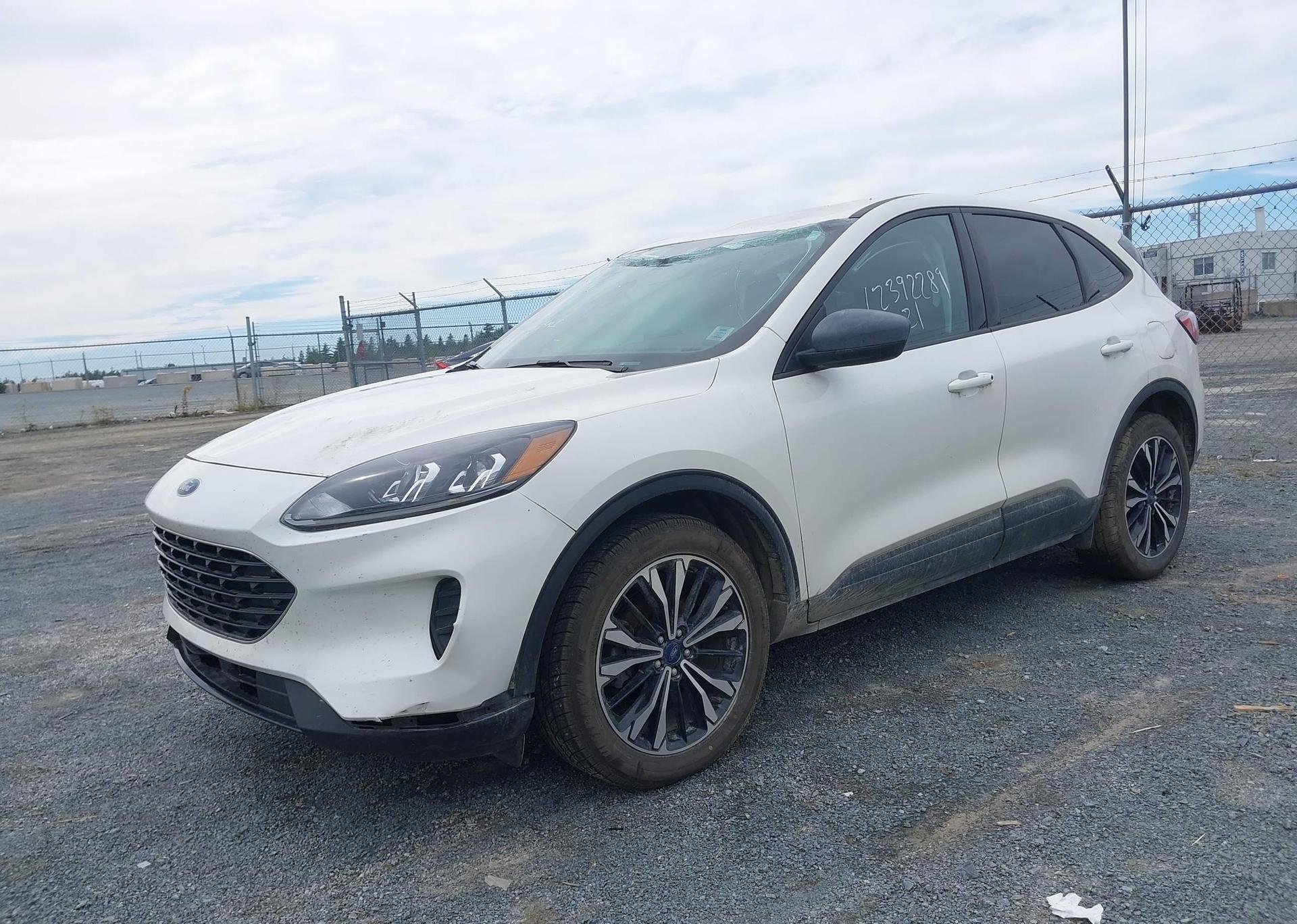 2021 FORD ESCAPE SE