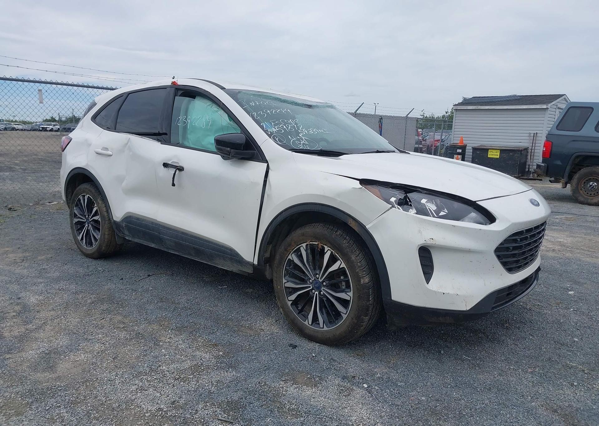 2021 FORD ESCAPE SE