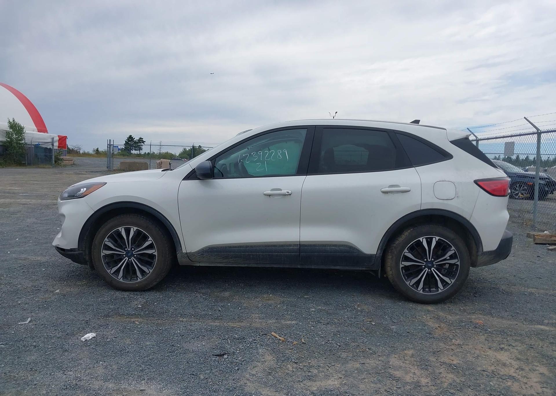 2021 FORD ESCAPE SE