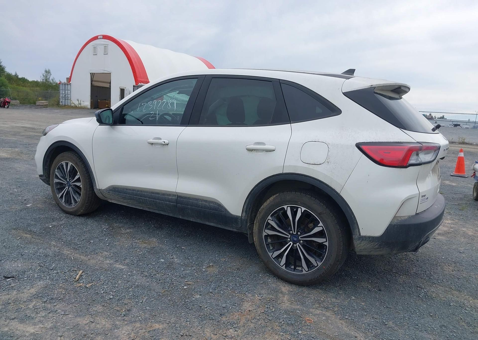 2021 FORD ESCAPE SE