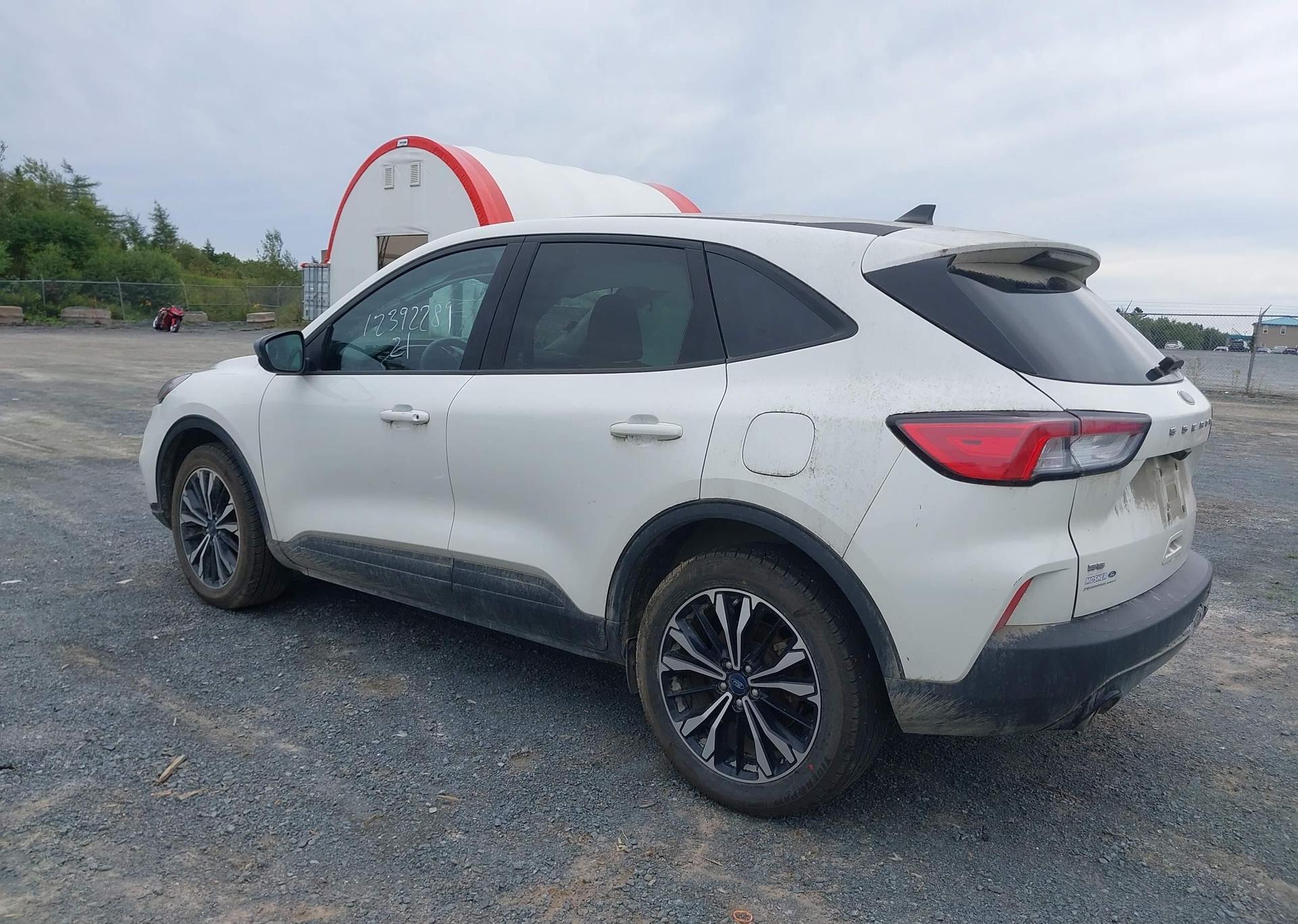 2021 FORD ESCAPE SE