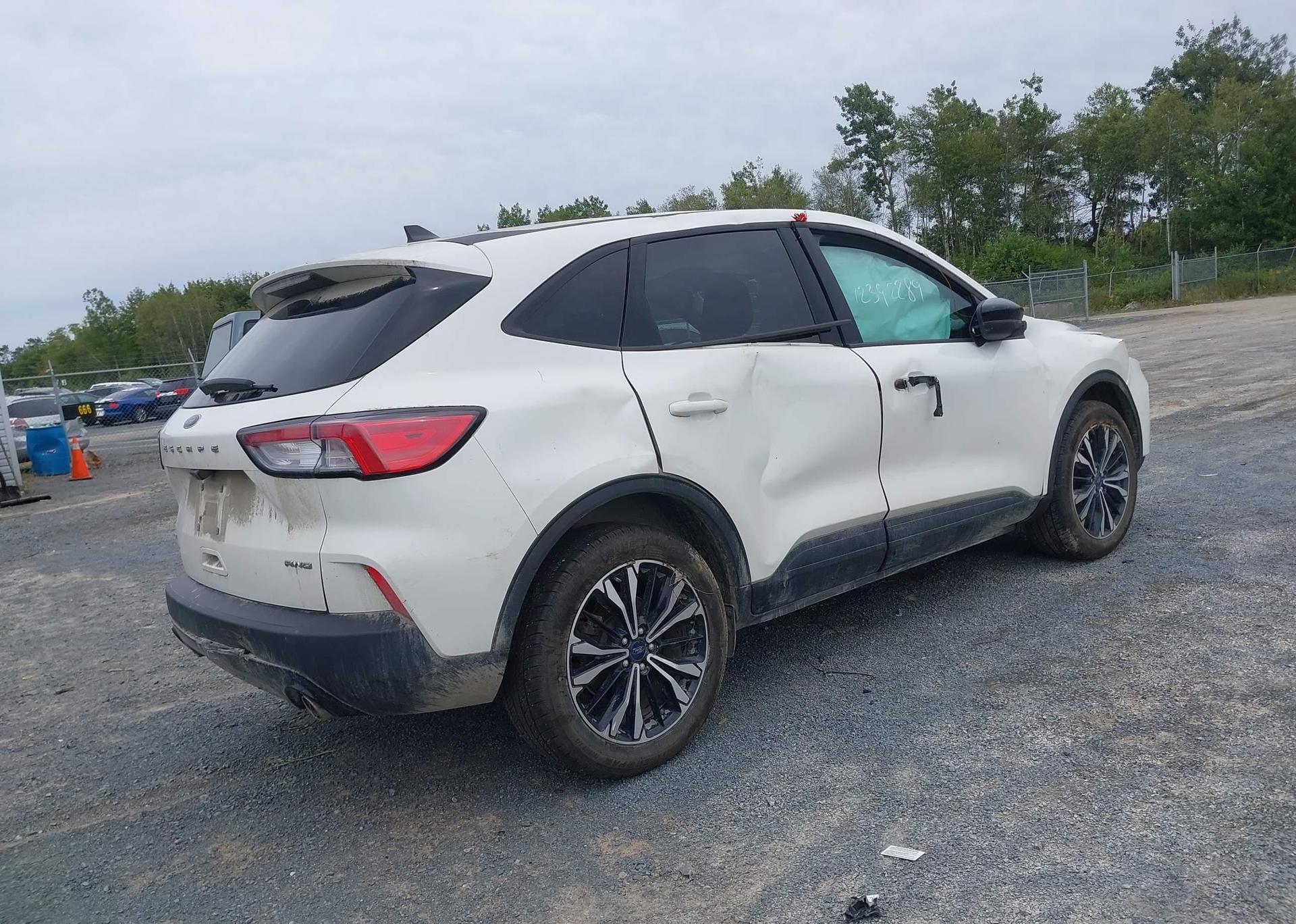 2021 FORD ESCAPE SE