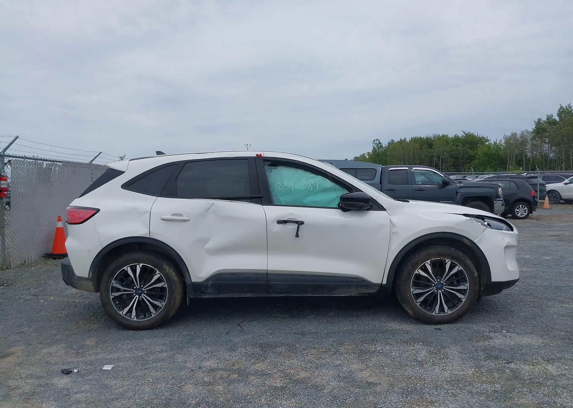 2021 FORD ESCAPE SE