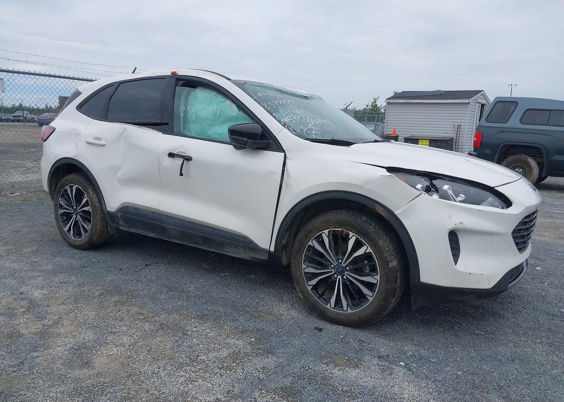 2021 FORD ESCAPE SE