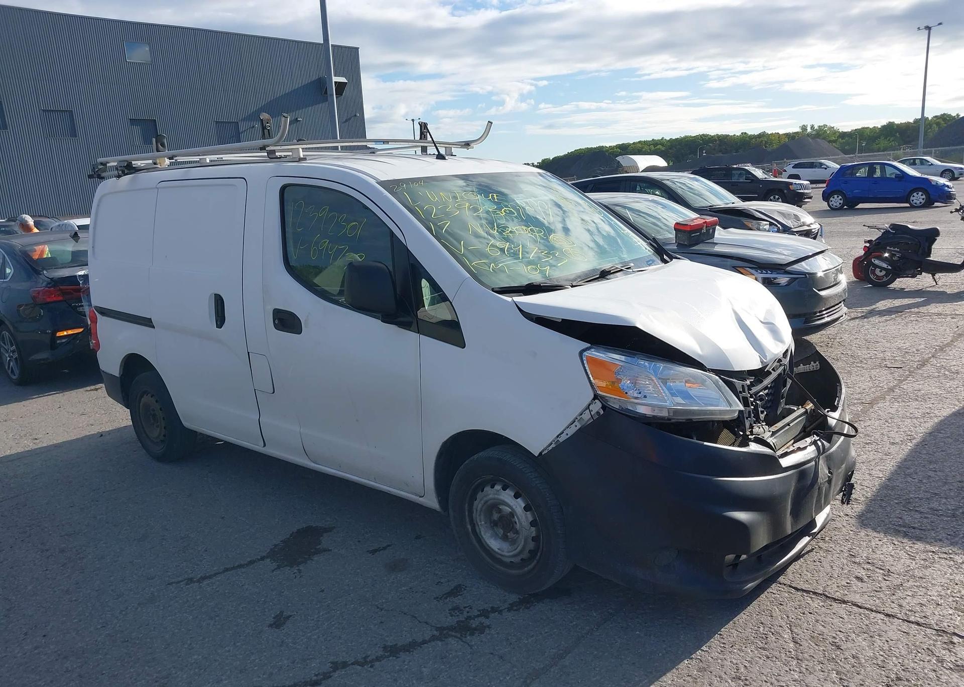 2017 NISSAN NV200 S