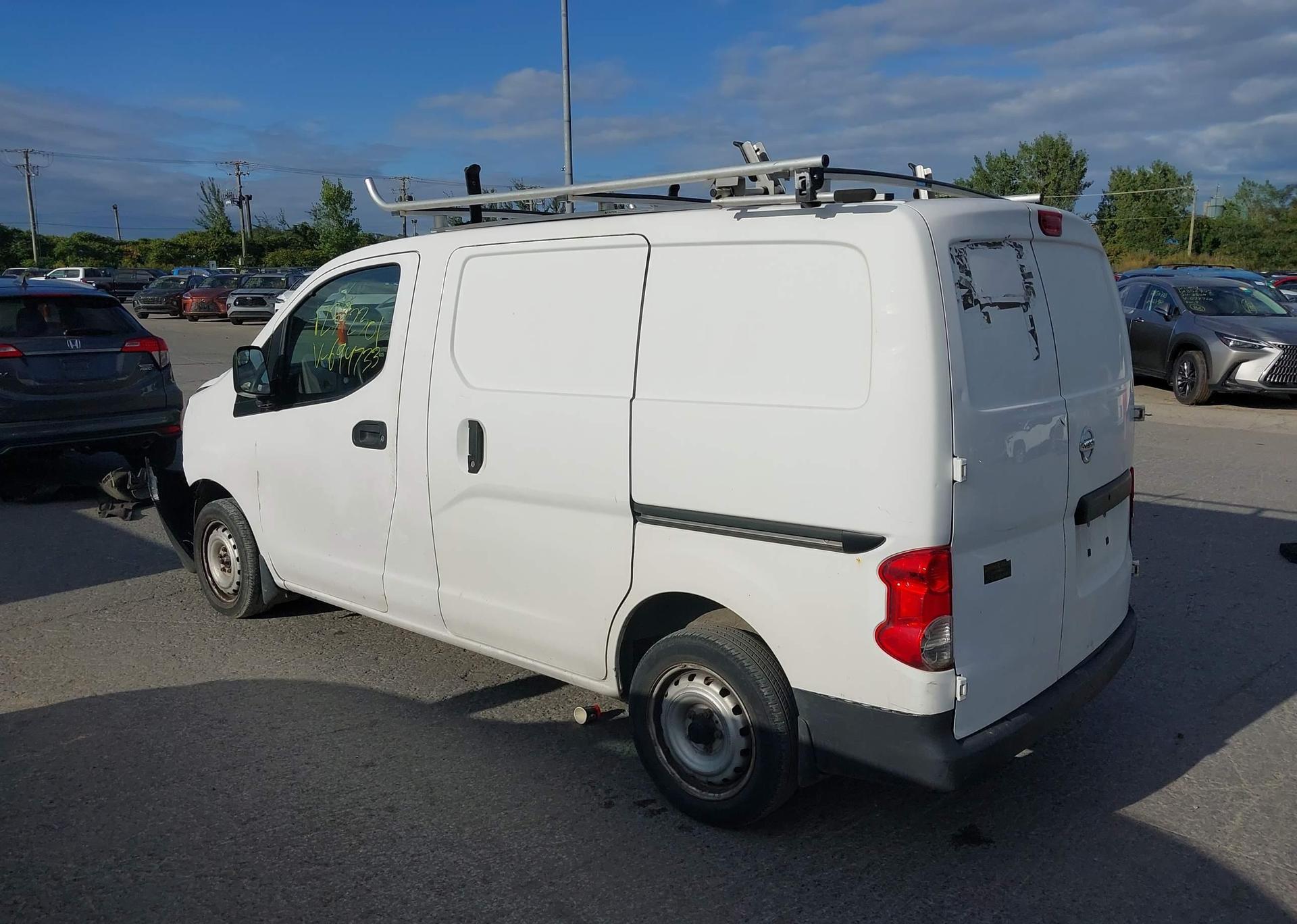 2017 NISSAN NV200 S