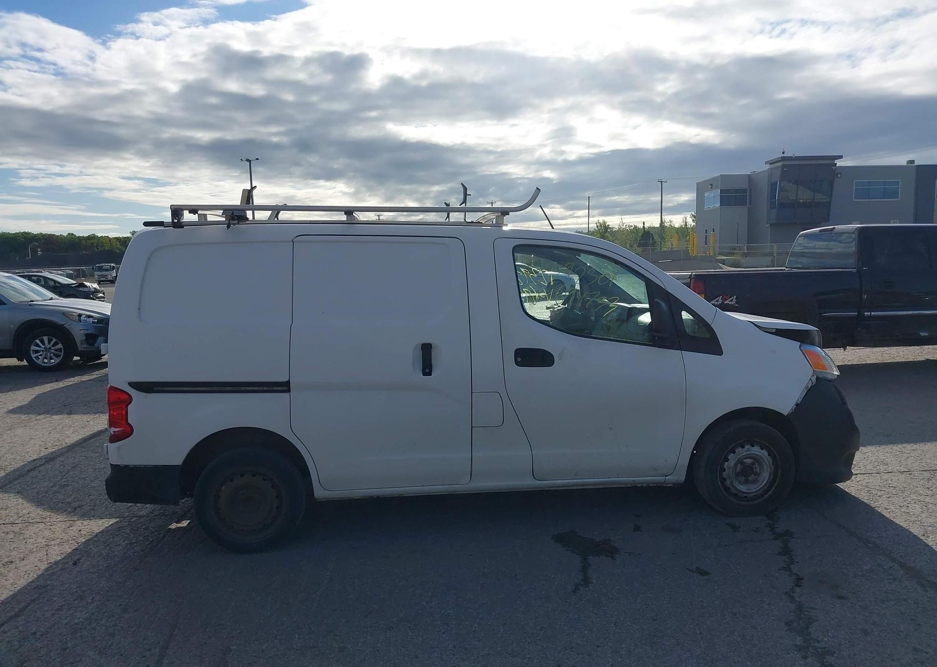 2017 NISSAN NV200 S