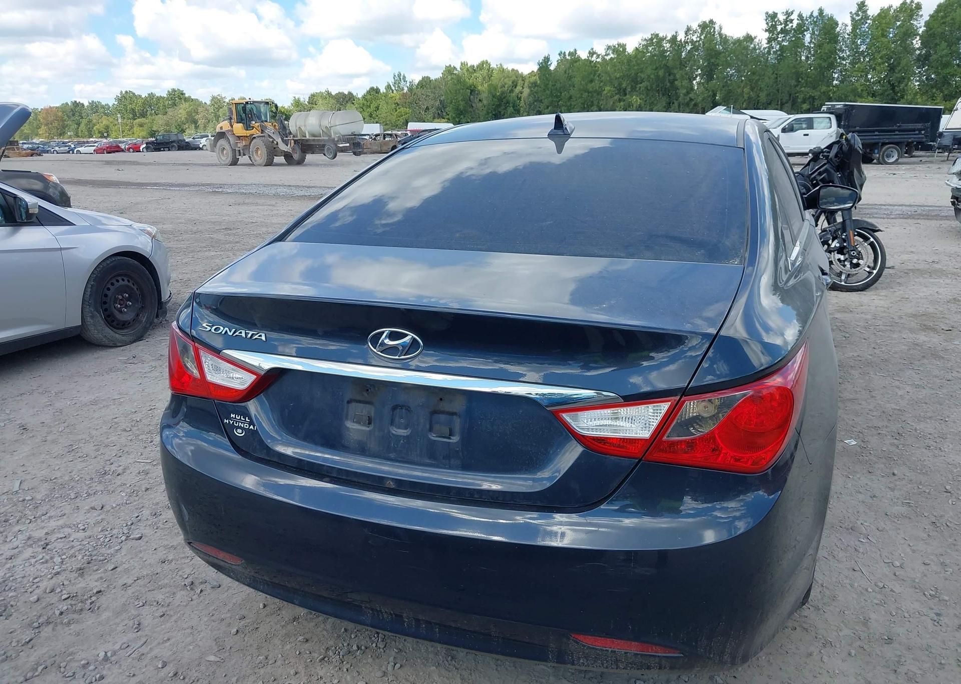 2011 HYUNDAI SONATA GLS