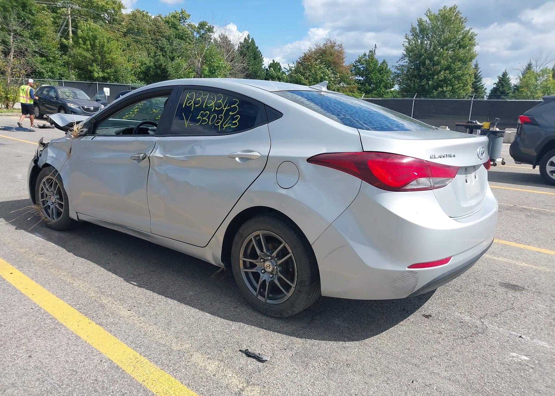 2014 HYUNDAI ELANTRA SE