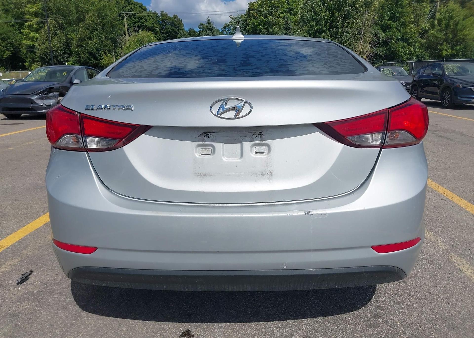 2014 HYUNDAI ELANTRA SE
