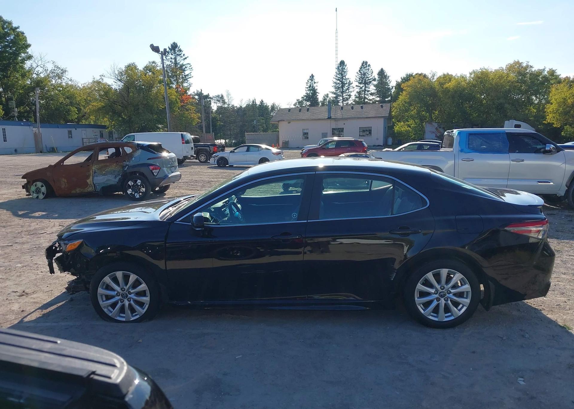 2018 TOYOTA CAMRY SE