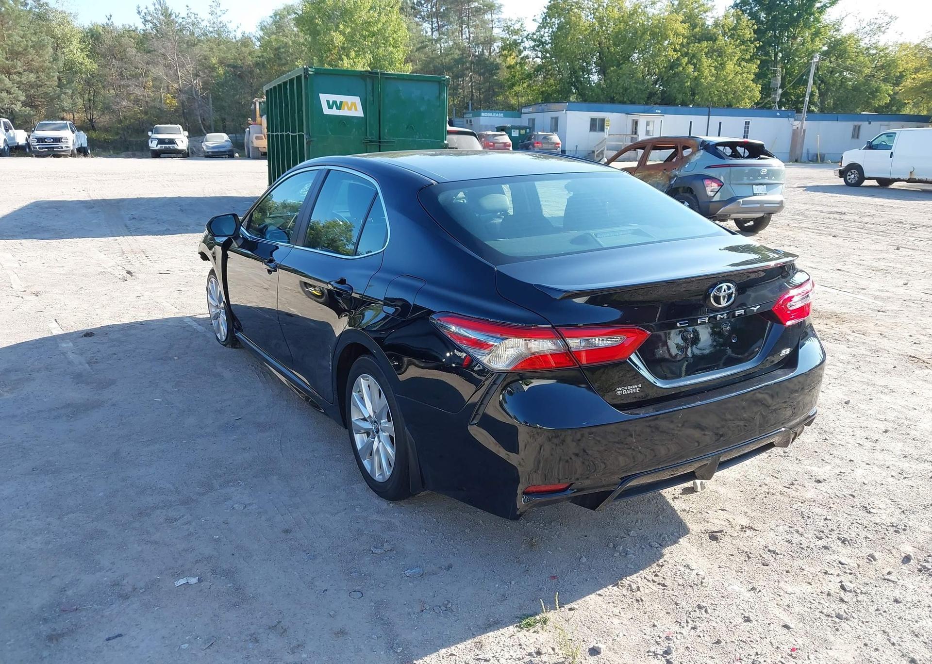 2018 TOYOTA CAMRY SE