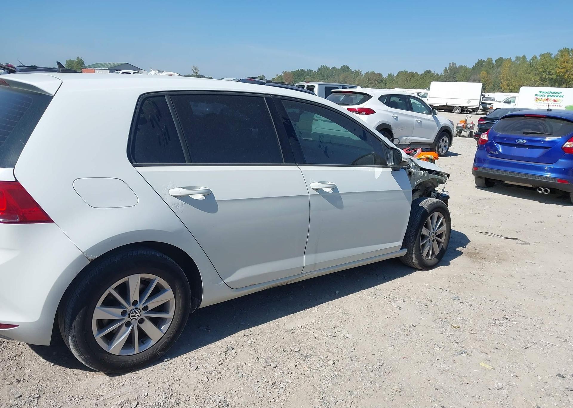 2015 VOLKSWAGEN GOLF