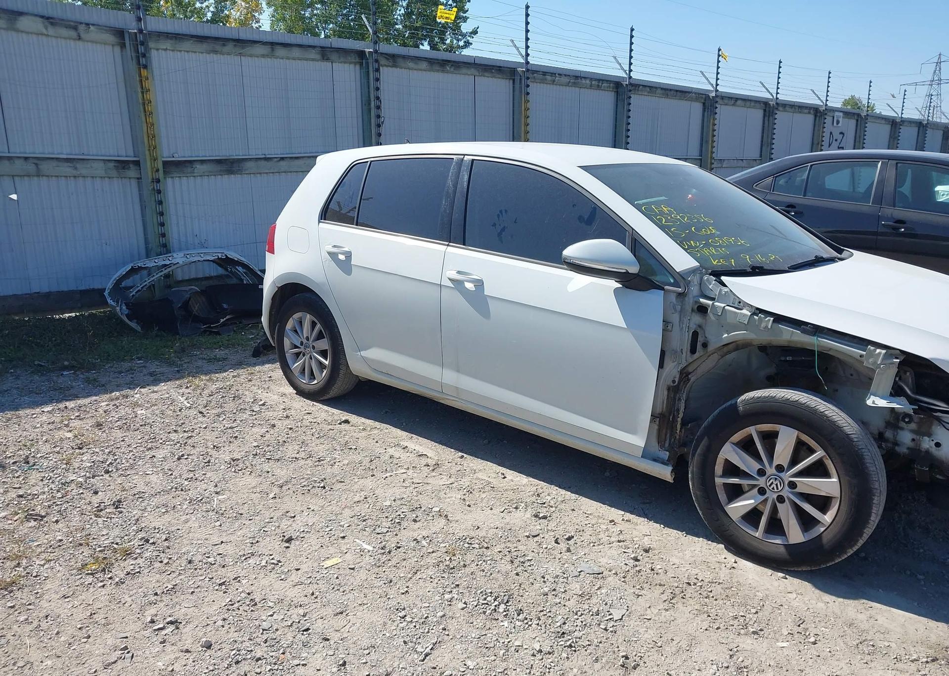 2015 VOLKSWAGEN GOLF