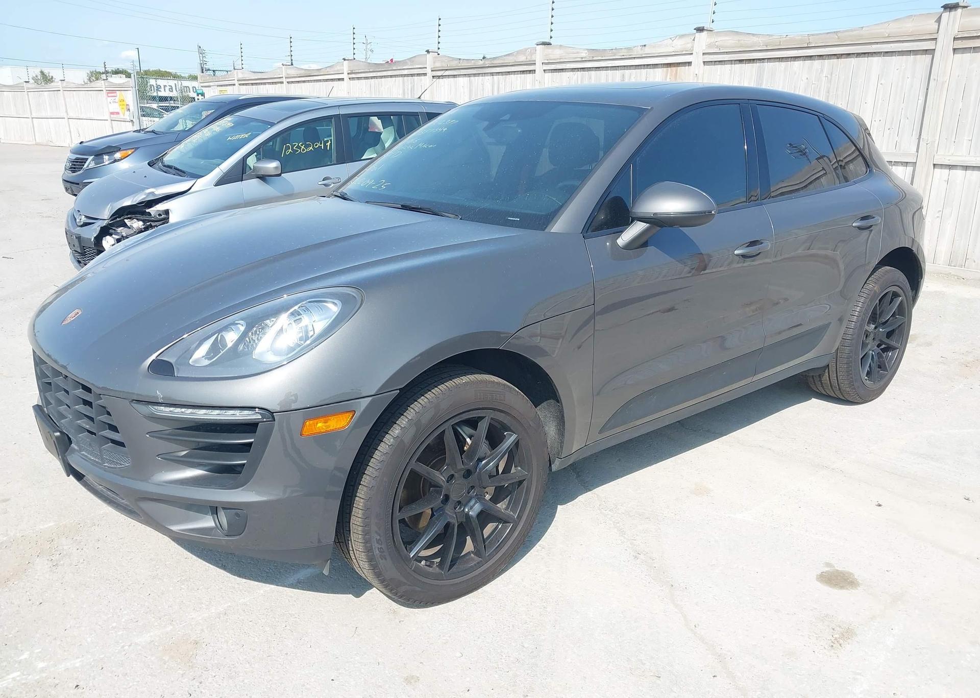 2015 PORSCHE MACAN S