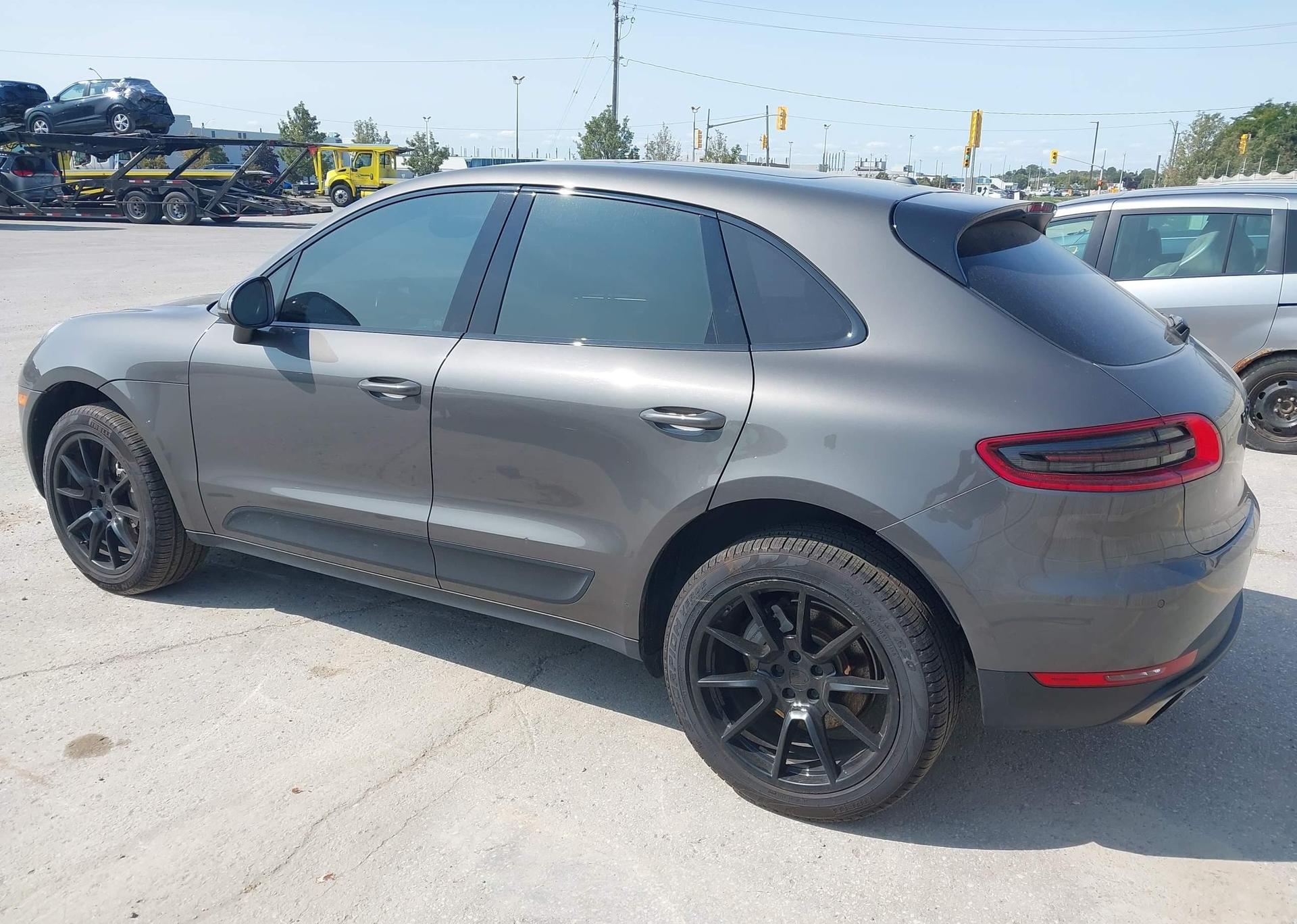 2015 PORSCHE MACAN S