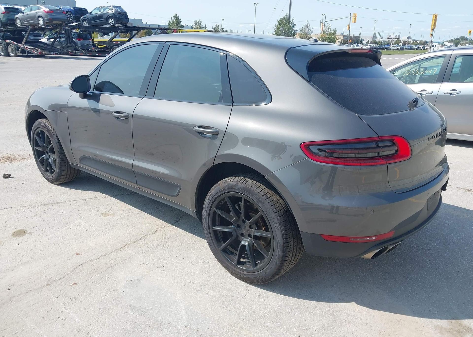 2015 PORSCHE MACAN S