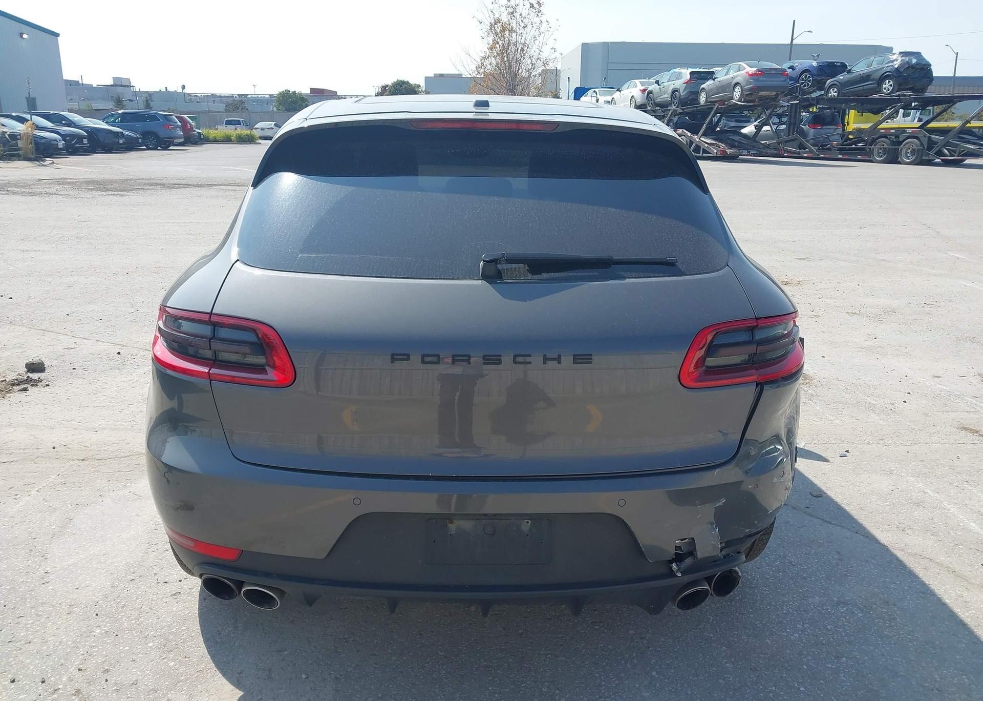 2015 PORSCHE MACAN S