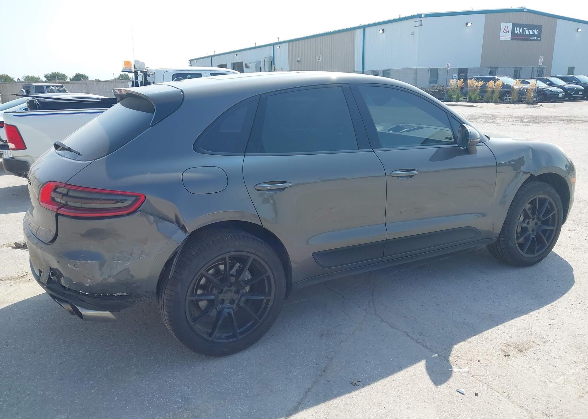 2015 PORSCHE MACAN S