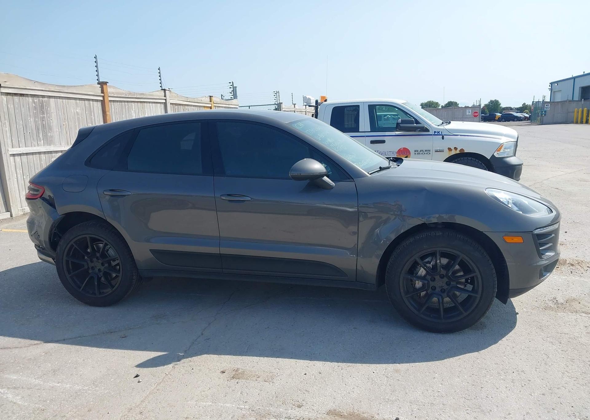 2015 PORSCHE MACAN S