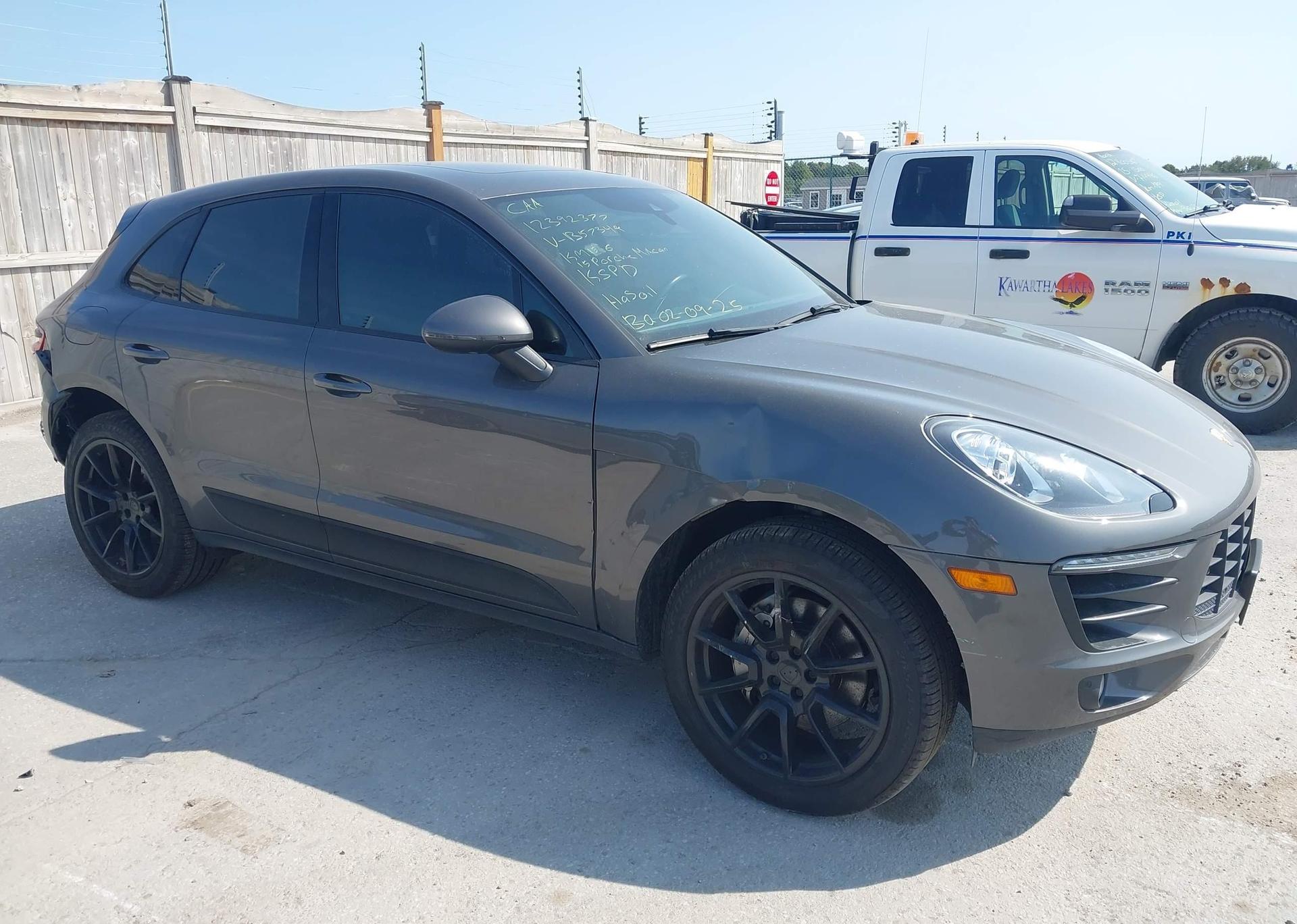 2015 PORSCHE MACAN S