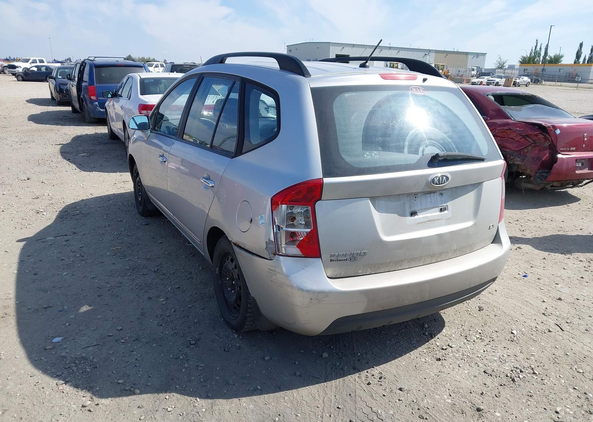 2009 KIA RONDO