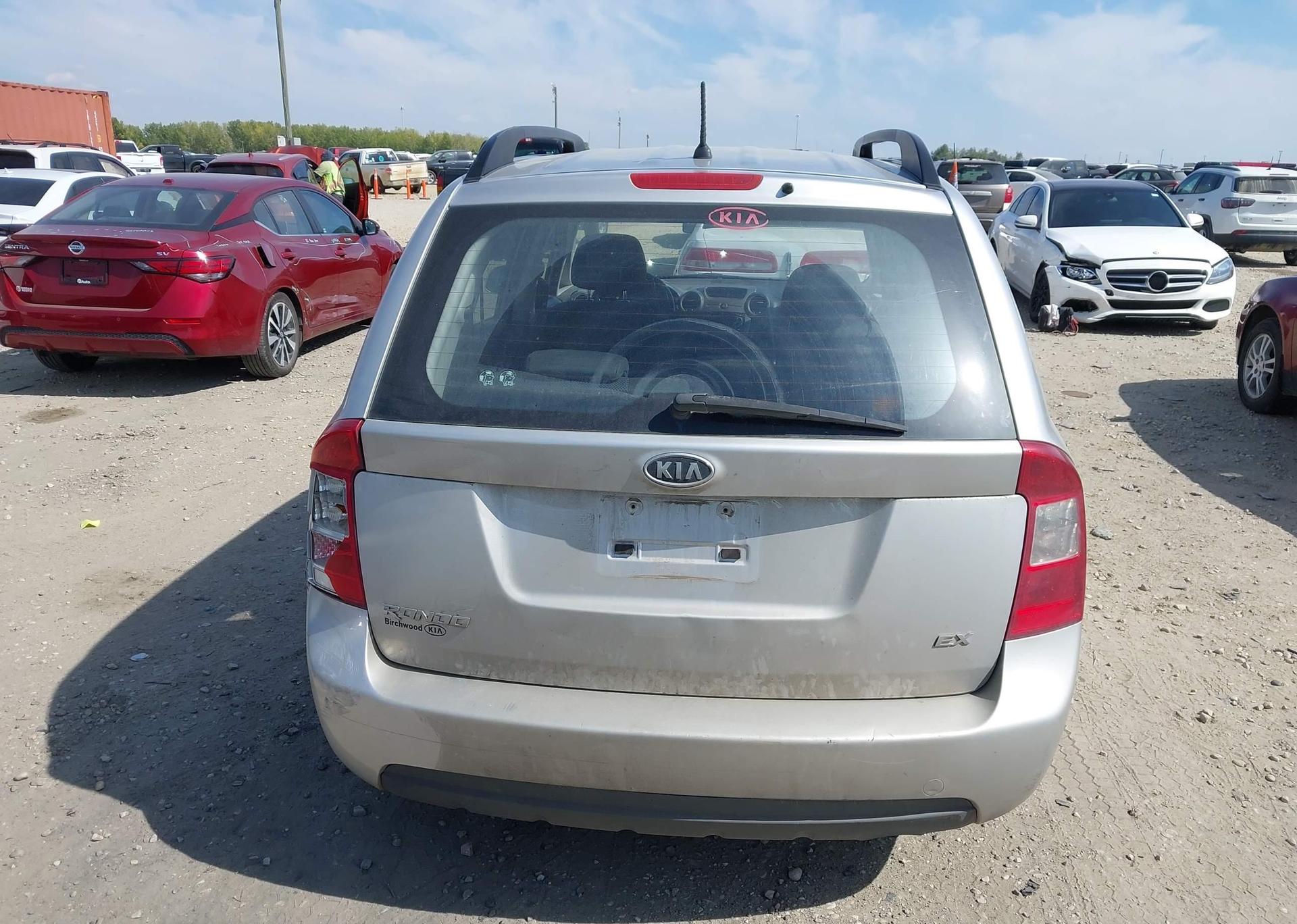 2009 KIA RONDO