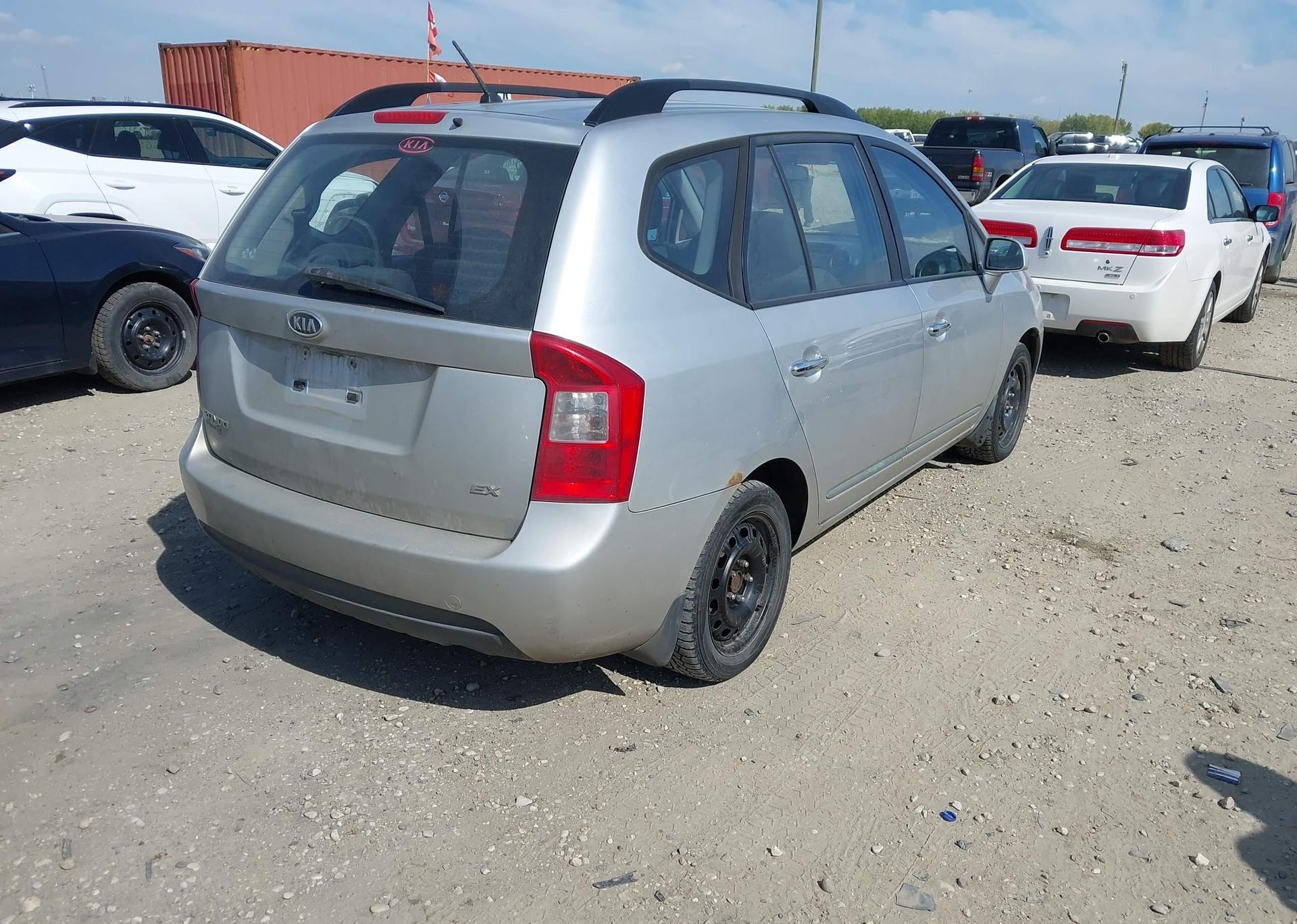 2009 KIA RONDO