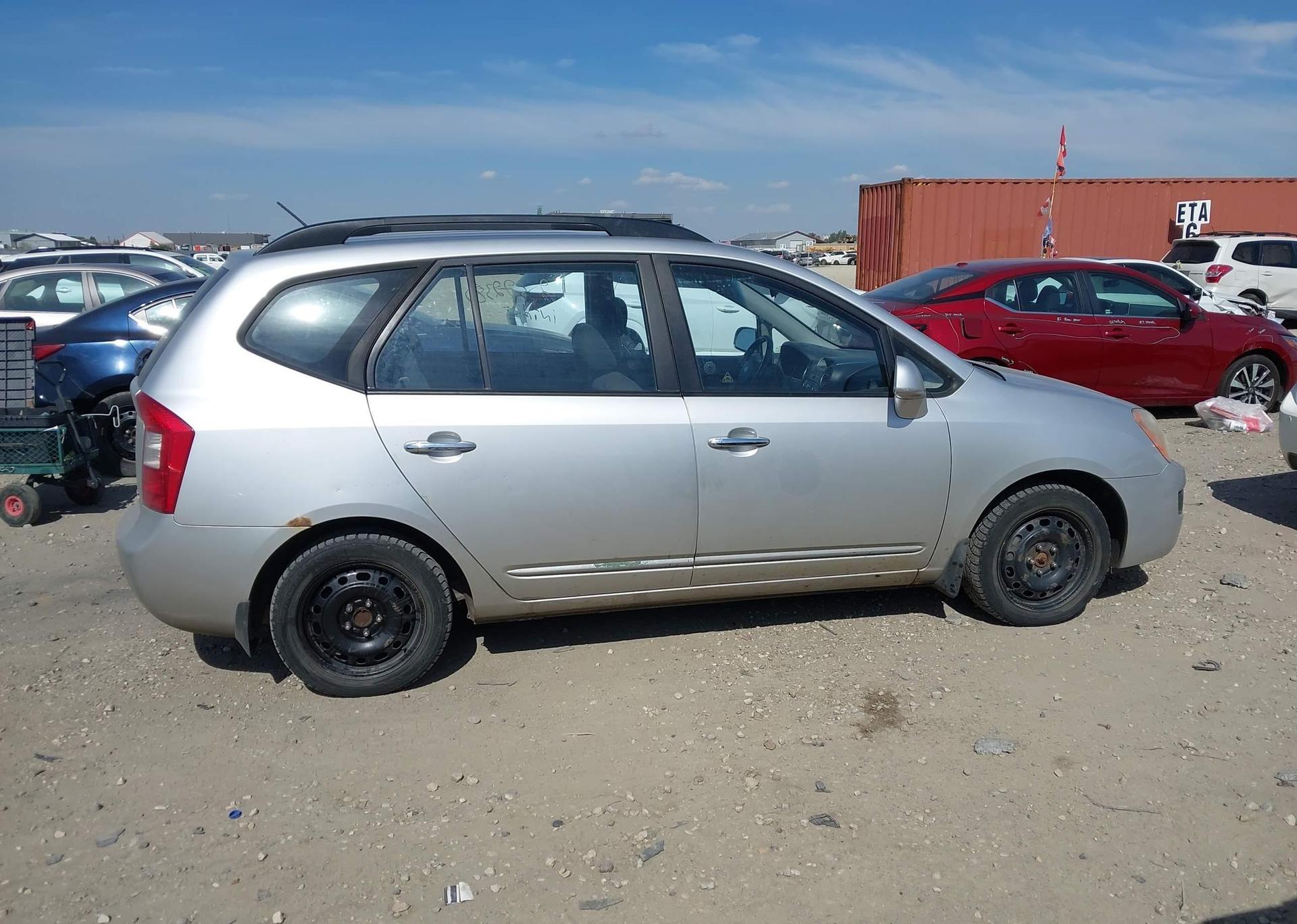 2009 KIA RONDO
