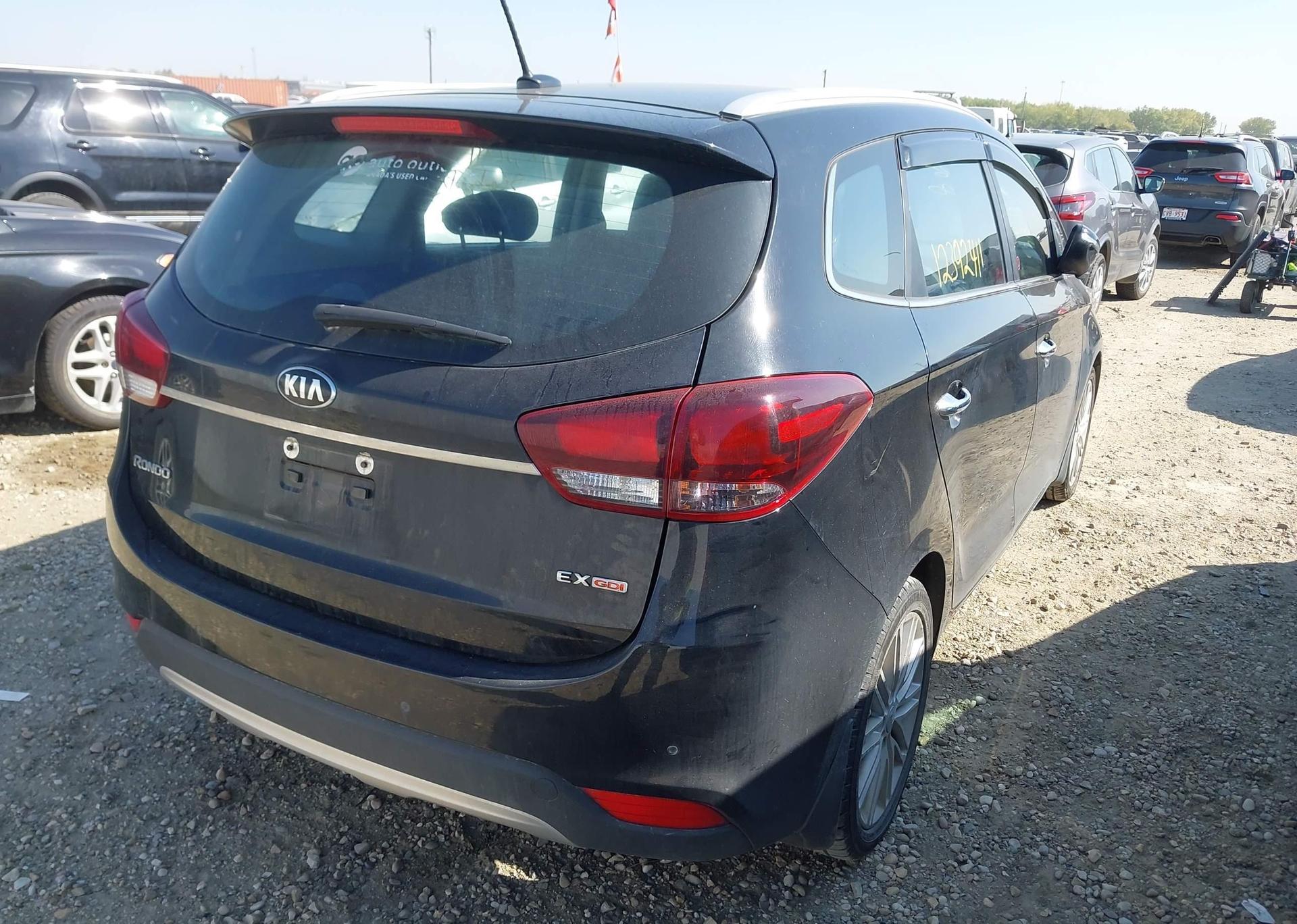 2017 KIA RONDO EX