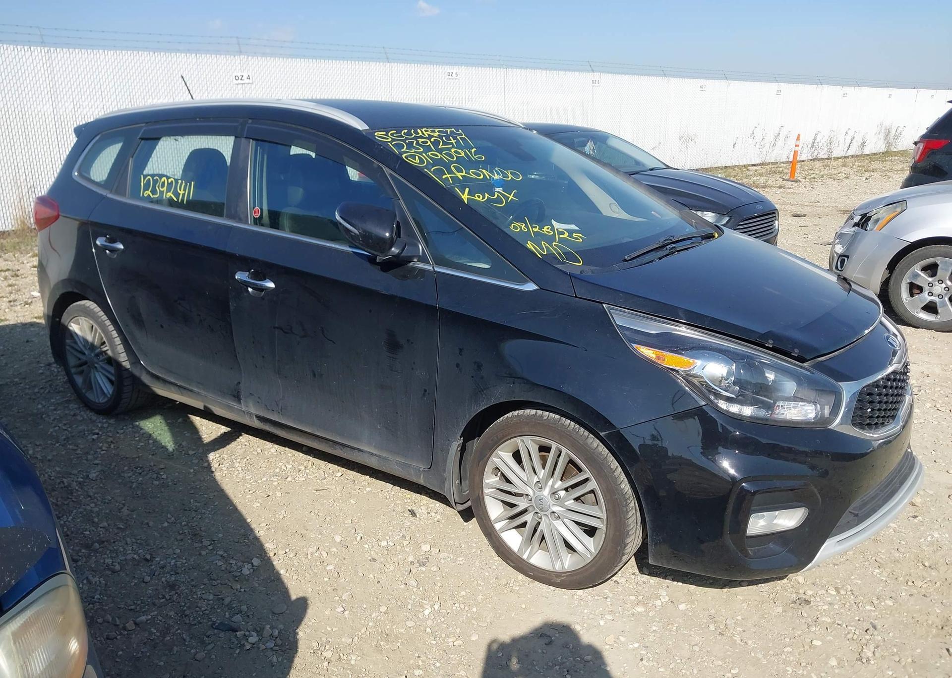 2017 KIA RONDO EX