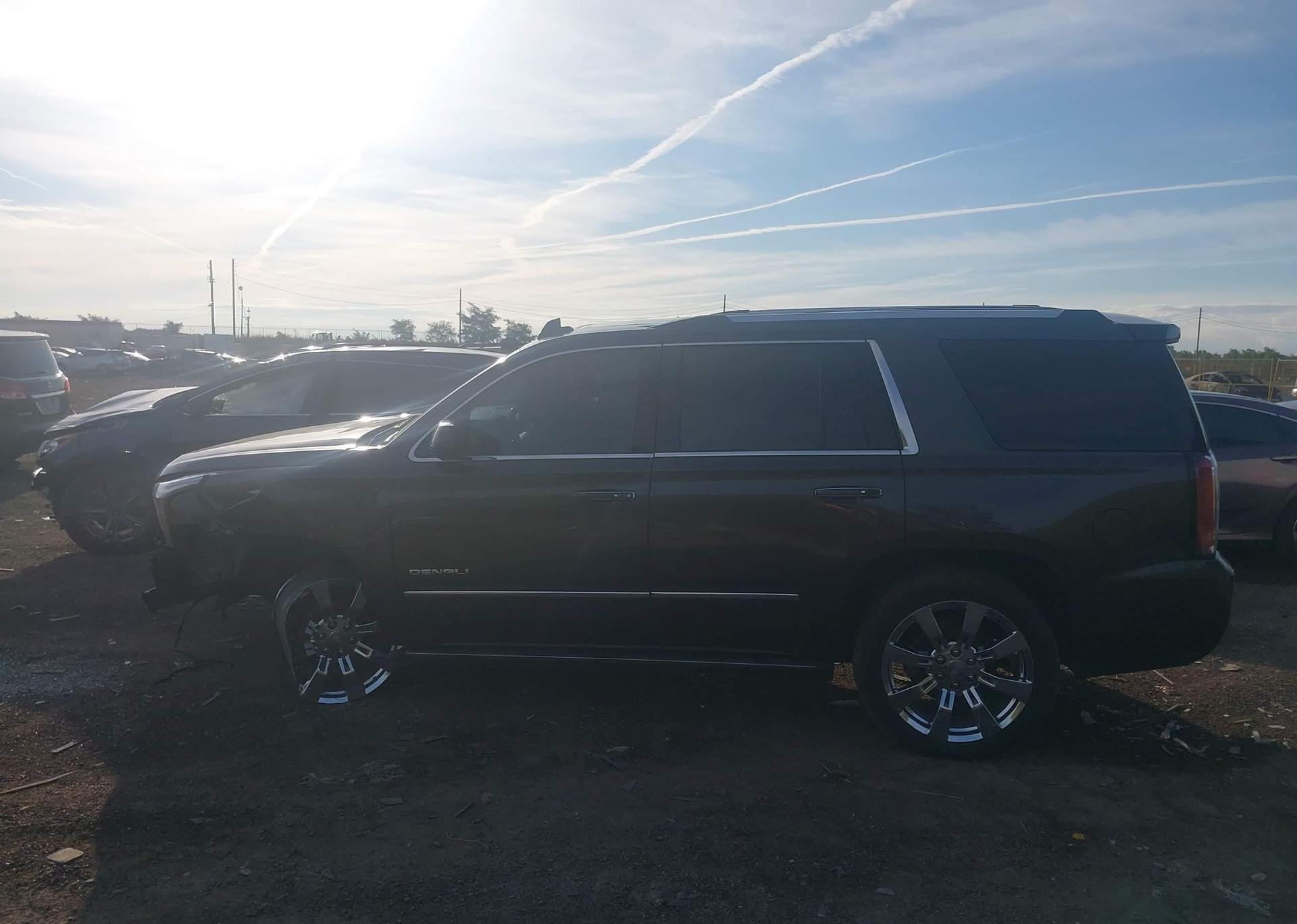 2017 GMC YUKON DENALI